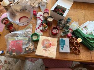 lot 369 image: Holiday Decor and Tableware Collection with Candles, Napkins, and Linens