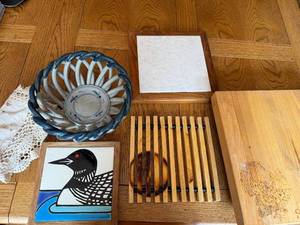 lot 371 image: Kitchen Decor and Utility Collection with Cutting Board, Wall Art, Trivet, Tile, and Basket