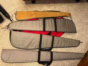 lot 384 image: Collection of 4 Soft Rifle Cases and 1 Outbound Red Gear Bag