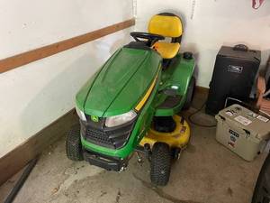 John Deere X330 Lawn Tractor with Mower Deck