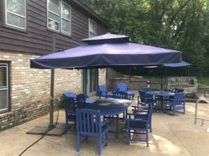 Large Outdoor Cantilever Patio Umbrella with Base