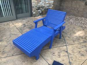 lot 30 image: Blue Wooden Outdoor Chaise Lounge with Cushion and Cover