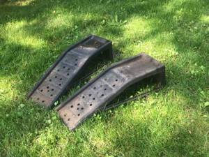 lot 184 image: Pair of Heavy-Duty Plastic Car Ramps
