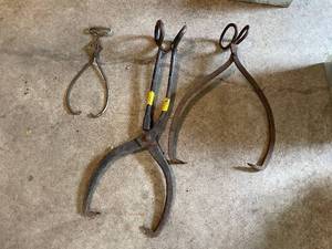 lot 224 image: Collection of 3 Antique Ice Tongs Including Cash & Carry Ice Co.