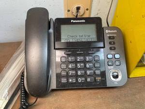 lot 237 image: Panasonic Bluetooth Corded Desk Phone with Display