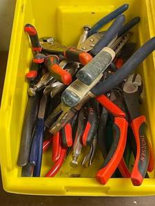 lot 243 image: Assorted Hand Tools and Metal Files Set