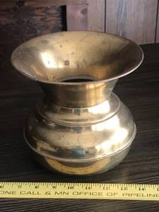 lot 336 image: Vintage Brass Spittoon with Flared Rim