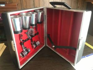 lot 338 image: Vintage Portable Bar Set with Metal Tumblers and Accessories in Case