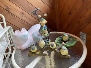 lot 69 image: Garden Decor Figurine Collection with Cat, Bee, Birds and Frog