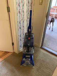 lot 150 image: Hoover Power Scrub Deluxe Carpet Cleaner Machine Model FH50141