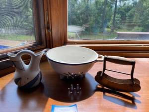 lot 382 image: Vintage Italian Handmade Colander, Southwest Double Bud Vase, and Ulu Chopper Set