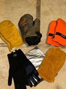 lot 391 image: Collection of Work and Winter Gloves, Various Styles and Sizes