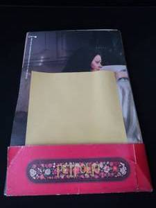 lot 11 image: 1970S PETFOLIO (ADULT)