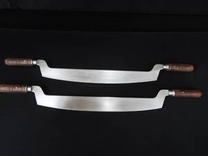 lot 48 image: 2 KAICUT KNIVES