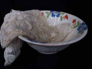 lot 52 image: 1920S MIXING BOWL  TABLE CLOTH