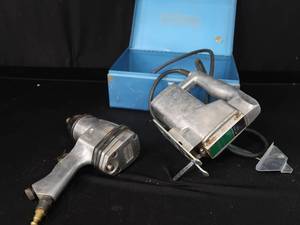 lot 73 image: SABRE SAW  PNEUMATIC IMPACT  GUN