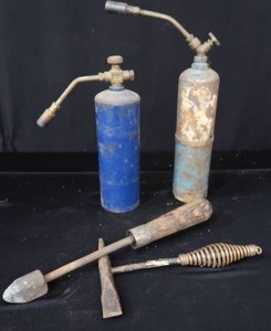 lot 76 image: VINTAGE TOOLING