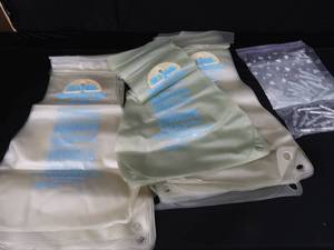 lot 93 image: NEW MAPLE SAP KING BAGS AND TAPS