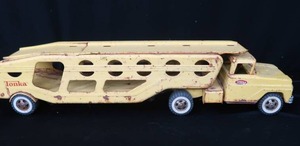 lot 96 image: VINTAGE TONKA CLASSICS CAR CARRIER