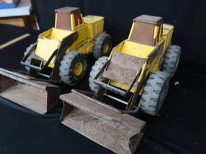 lot 99 image: TWIN TONKA STEEL CLASSICS FRONT LOADERS