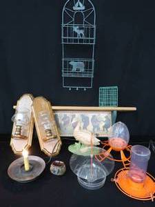 lot 114 image: UP NORTH DECOR AND BIRD FEEDERS