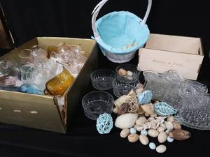 lot 115 image: VINTAGE GLASSWARE AND BAUBBLES FOR THE CRAFTY PERSON