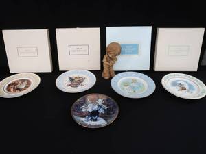 lot 120 image: VINTAGE AVON PLATES PLUS