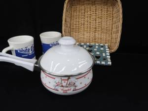 lot 124 image: CAMPBELL SOUP  WHITE CASTLE COLLECTIBLES