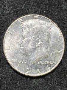 lot 20 image: 1964 US KENNEDY HALF DOLLAR UNC
