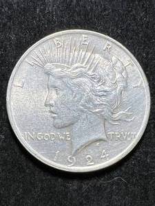 lot 73 image: 1924 US PEACE SILVER DOLLAR