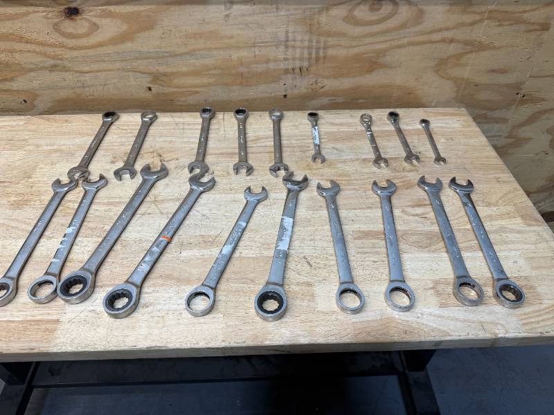 lot 172 image: Wrenches lot of 19