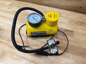 lot 40 image: Pittsburgh 12V Light Duty Portable Inflator (08152510)