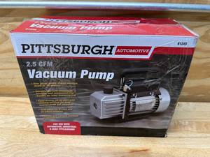 lot 41 image: PITTSBURGH 2.5 CFM Vacuum Pump (081525100)