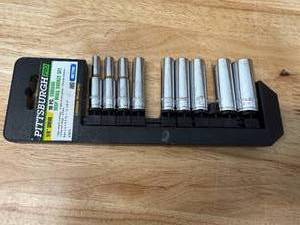lot 48 image: Pittsburgh 14 Drive Chrome Deep Wall Socket Set (08152510)