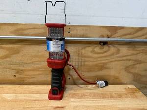 lot 71 image: Woods Task Light 72 LED (0818250)