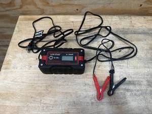 lot 156 image: VIKING 612V 4 AMP High Frequency Battery ChargerMaintainer (08202540)