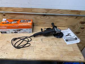 lot 166 image: WARRIOR 10 Amp, 7 in. Variable-Speed Rotary PolisherSander (08202540)