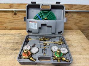 lot 173 image: OLSEN Heavy Duty Oxygen and Acetylene Welding Kit (082025220)