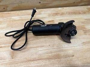 lot 239 image: Warrior 4-12 Angle Grinder (08202515)