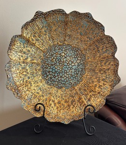 lot 32 image: Stunning Scalloped Edge Console Glass Bowl