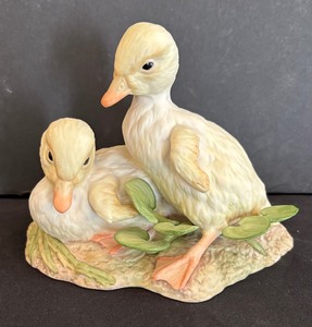 lot 43 image: Ducklings Buttercup and Daffodil Figurine by Cybis