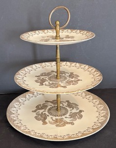 lot 53 image: Classy Vintage Three Tier Serving Platter by Knowles