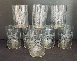 lot 54 image: Set of Eight Vintage Butterfly Motif Glasses