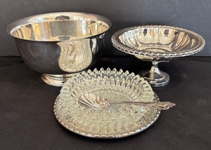 lot 65 image: Silver Plated Serving Bowls