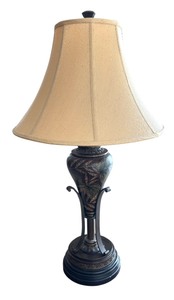lot 26 image: Stylish Table Lamp