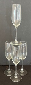 lot 73 image: Four Fine Champagne Glass Flutes