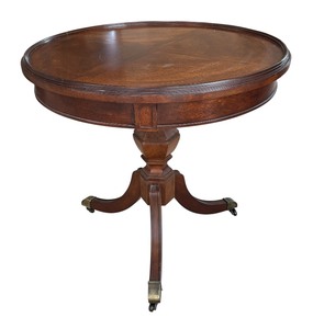 lot 4 image: Vintage Drum Table from the Distinctive Furniture Line by Stanley