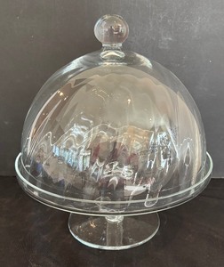 lot 112 image: Glass Pastry Cloche