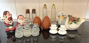 lot 114 image: Collection of Salt and Pepper Shakers