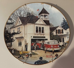 lot 146 image: 1984 Norman Rockwell Pride of Stockbridge Collectors Plate
